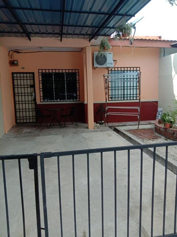 Homestay Tok Abah Seri Iskandar Exterior foto